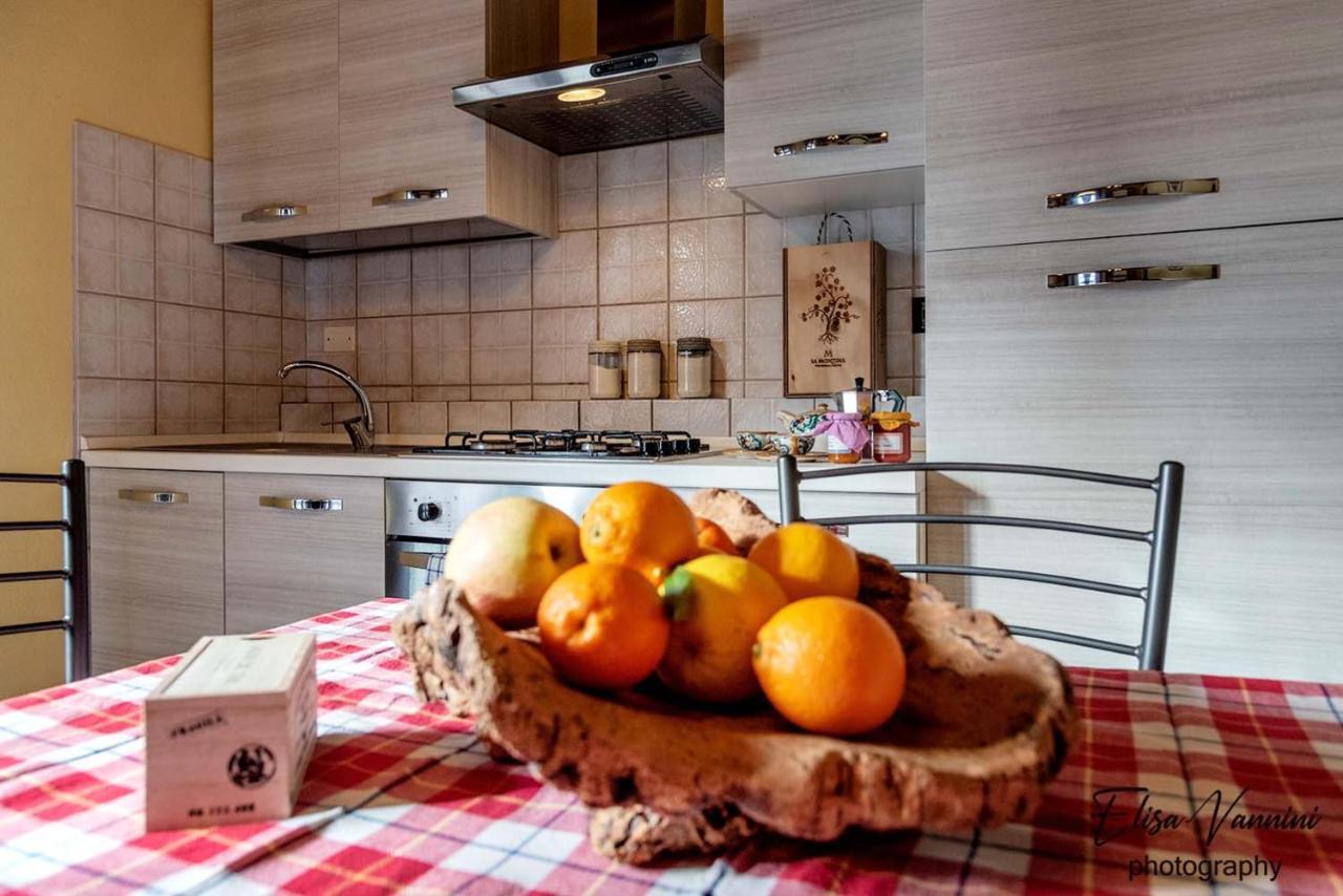 Appartamento Sole-Luna Colleoli Buitenkant foto