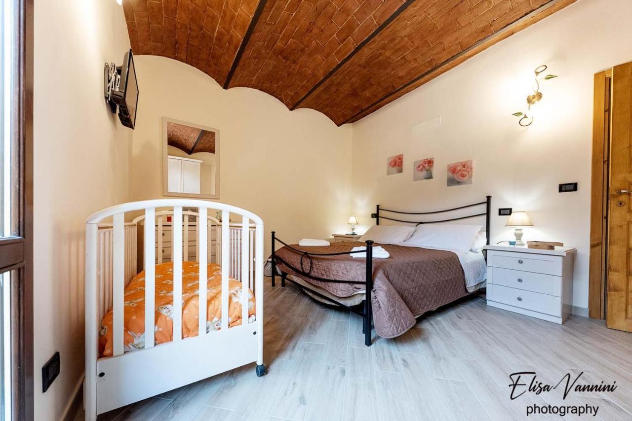 Appartamento Sole-Luna Colleoli Buitenkant foto
